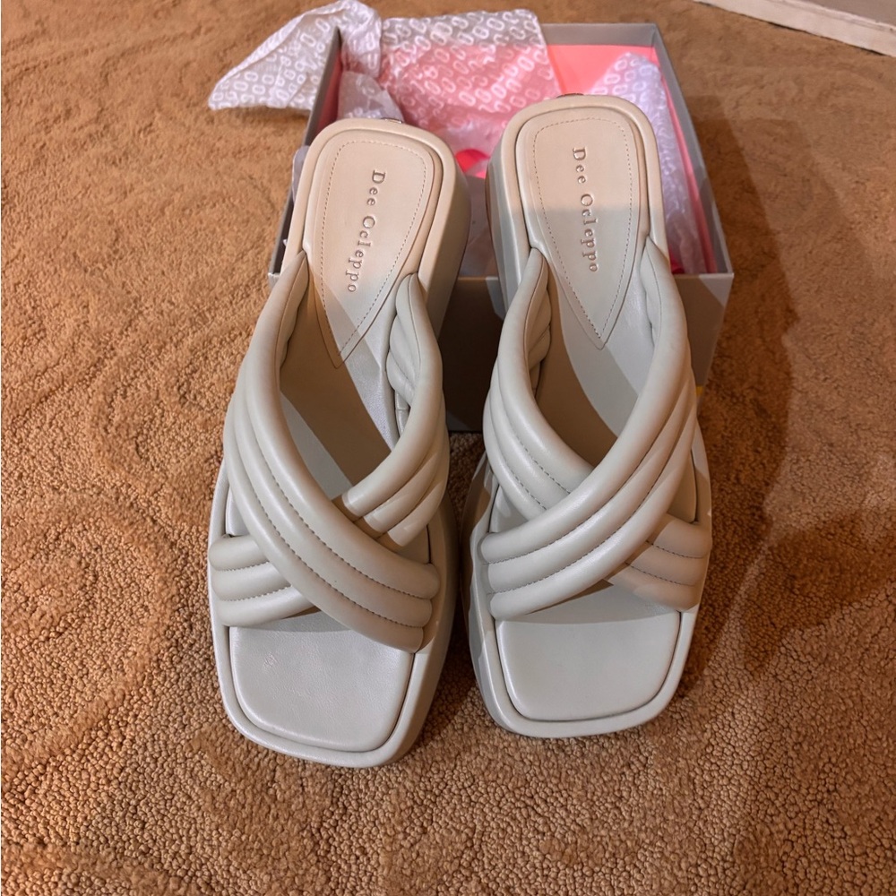 Dee Ocleppo Sicily Women's Cream Sandals 9 1/2
